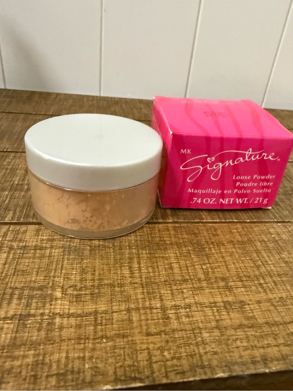 NWT MK Signature Loose Powder - Light Beige 1